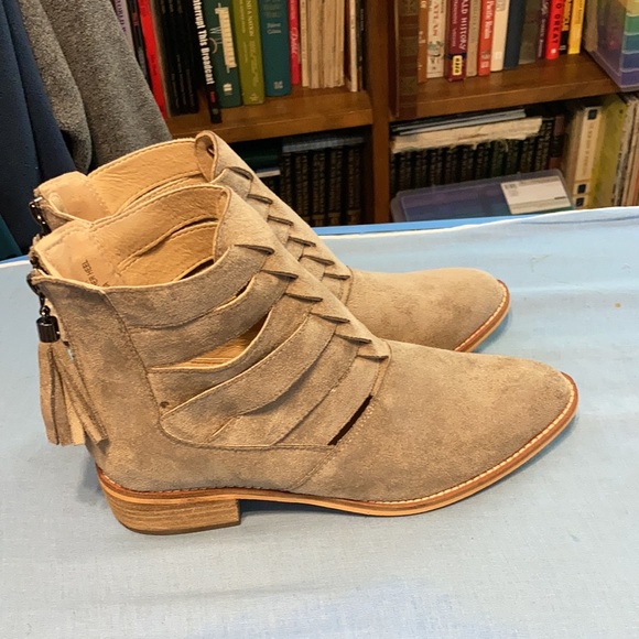 New been in closet A Rider Girl booties. Size 7 - Picture 2 of 4